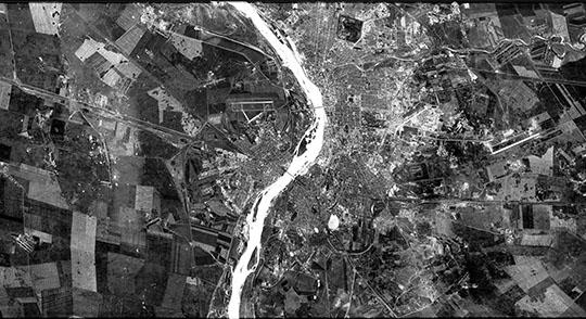 Американский спутниковый снимок Омска 26.05.70 % American satellite photo of Omsk
Американский спутниковый снимок Омска и окрестностей. Снимок сделан 26 мая 1970 года.
Ключевые слова: Омск,американские карты,города СССР со спутников