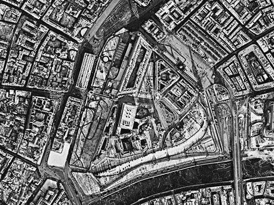 Спутниковый снимок Москвы и Подмосковья 09.07.80 % Satellite image of Moscow and vicinity
Спутниковый снимок Москвы и Подмосковья. Снимок сделан 26 января 1984 года.
Ключевые слова: Подмосковье,Зеленоград,МФТИ,Шереметьево,Люберцы,Жуковский,американские карты,города СССР со спутников