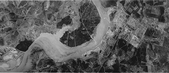 Набережные Челны и Елабуга со спутника 05.05.79 %Sat image - Naberezhny Chelny and Elabuga
Спутниковый снимок городов Набережные Челны и Елабуги. Снимок сделан с американского разведывательного спутника 5 маяя 1979 года
Ключевые слова: Набережные Челны,Елабуга,американские карты,города СССР со спутников