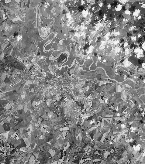 Рязань и окрестности со спутника 25.06.78 %Satellite image of Ryzan
Рязань и окрестности со спутника. Снимок сделан 25 июня 1976 года.
Ключевые слова: Рязань,американские карты,города СССР со спутников