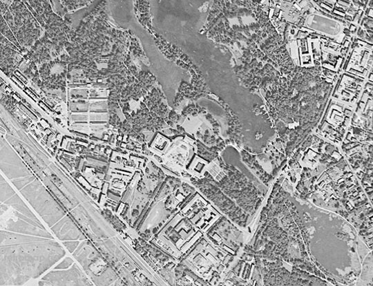 Спутниковый снимок Гатчины 11.07.84 %Satellite image of Gatchina
Спутниковый снимок Гатчины. Снимок сделан 11 июля 1984 года.
Ключевые слова: Гатчина,города СССР со спутников,американские карты