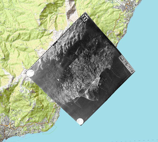 Немецкая аэрофотосъёмка Крыма %German aerials of Crimea
Немецкая аэрофотосъёмка Крыма. Снимки сделаны 7 июня 1944 года (фоновый снимок) и в 1943 году.
Ключевые слова: Гурзуф,Артек,Крым,немецкая аэрофотосъемка,немецкие карты