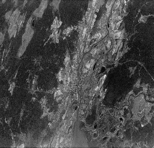 Великий Новгород со спутника 17.08.72 %Satellite image of Veliky Novgorod
Великий Новгород со спутника. Снимок сделан 17 июля 1972 года
Ключевые слова: Великий Новгород,американские карты,города СССР со спутников