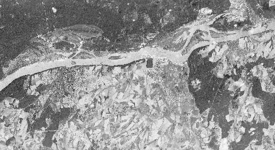 Чебоксары со спутника 25.08.72 %Satellite image of  Cheboksary
Чебоксары со спутника. Снимок сделан 25 июля 1972 года
Ключевые слова: Чебоксары,американские карты,города СССР со спутников