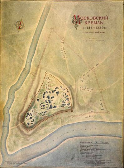 Московский Кремль в 1156-1339%Moscow Kremlin in 1156-1339
Чертеж "Схематический план Московского Кремля в 1156-1339 гг." На чертеже арх. А.И. Хамцова, выполненном в 1960 году,  представлена историческая реконструкция деревянных стен Кремля до постройки дубовой крепости в середине XIV в. Красной пунктирной линией на чертеже обозначены границы существующего Кремля. 94,2 х 72,8 см 
