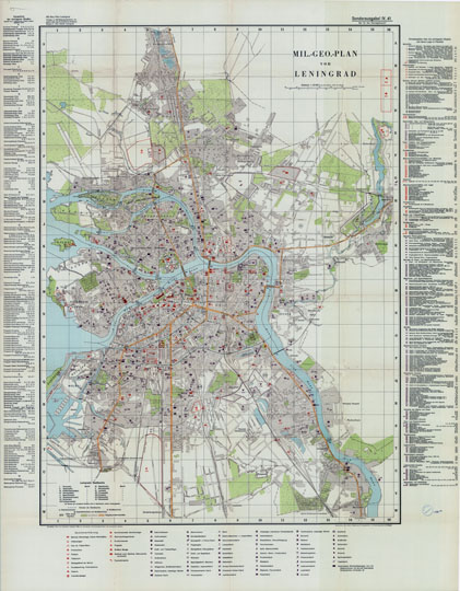 Немецкая карта Ленинграда %German map of Leningrad
Mil. Geo. Plan von Leningrad . Издание немецкого Генерального Штаба, 1941г. Карта Ленинграда, составленная на основе Плана Ленинграда издательства Ленсовета 1936 г. Масштаб 1:25000. На полях представлена экспликация, содержащая список улиц и наименования основных объектов на территории Ленинграда.
Ключевые слова: Санкт-Петербург,немецкие карты
