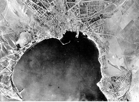 Немецкая аэрофотосъемка Керчи %German aerial of Kerch
Немецкая аэрофотосъемка Керчи. Снимок сделан в мае 1942 года.
Ключевые слова: Керчь,немецкие карты,немецкая аэрофотосъемка