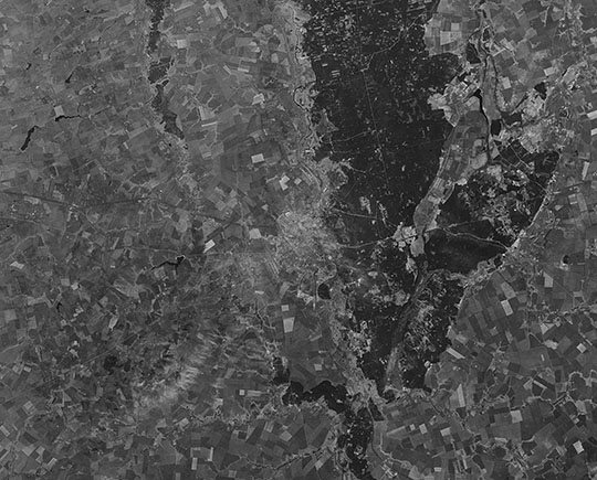 Тамбов и окрестности со спутника 22.06.75 %Satellite image of Tambov
Тамбов и окрестности со спутника. Снимок сделан 22 июня 1975 года.
Ключевые слова: Тамбов,американские карты,города СССР со спутников