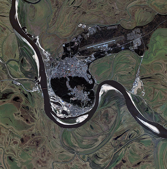 Ханты-Мансийск и окрестности со спутника 27.09.05 %Satellite image of Khanty-Mansiysk
Ханты-Мансийск и окрестности со спутника. Снимок сделан 27 сентября 2005 года
Ключевые слова: Ханты-Мансийск,американские карты,города СССР со спутников