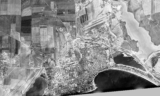 Спутниковый снимок Евпатории %Satellite image of Evpatoria
Спутниковый снимок Евпатории и окрестностей. Снимок сделан 29 сентября 1969 года.
Ключевые слова: Евпатория,Крым,американские карты,города СССР со спутников