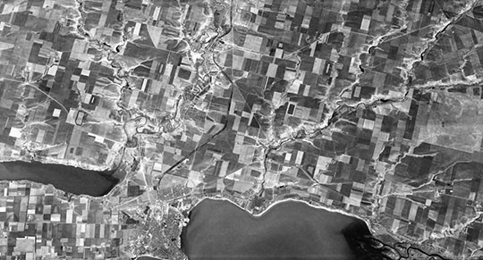 Спутниковый снимок города Таганрога 23.09.67 %Satellite image of Taganrog
Спутниковый снимок Таганрога и окрестностей. Снимок сделан 23 
 сентября 1967 года.
Ключевые слова: Таганрог,американские карты,города СССР со спутников