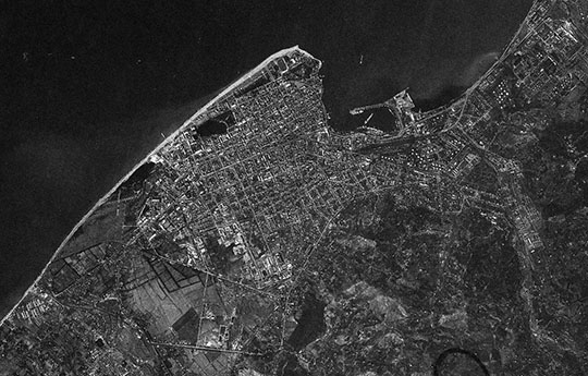 Спутниковый снимок окрестностей Батуми 24.03.66 %Satellite image of Batumi
Спутниковый снимок Батуми и окрестностей. Снимок сделан 24 марта 1966 года.
Ключевые слова: Батуми,города СССР со спутников