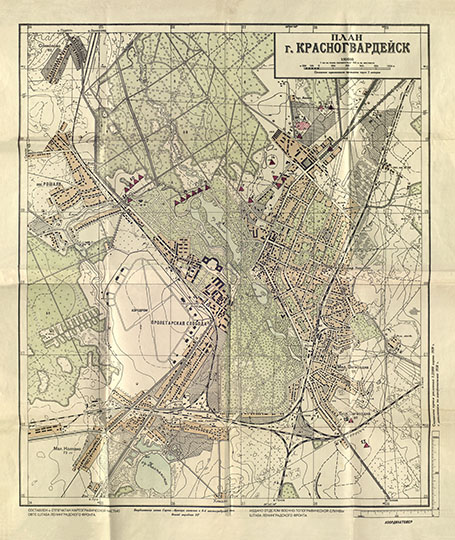 План г. Красногвардейск (Гатчина) 1:5K % Plan of Krasnogvardeysk
План г. Красногвардейск. Составлен и отпечатан Картографической частью ОВТС Штаба Ленинградского фронта. Издано Отделом Военно-топографической службы Штаба Ленинградского фронта. Масштаб 1:10,000.
Ключевые слова: Гатчина,карты РККА