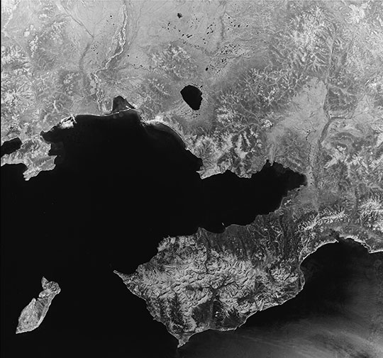Магадан и окрестности со спутника 29.07.76 %Satellite image of Magadan
Магадан и окрестности со спутника. Снимок сделан 29 июля 1976 года.
Ключевые слова: Магадан,американские карты,города СССР со спутников