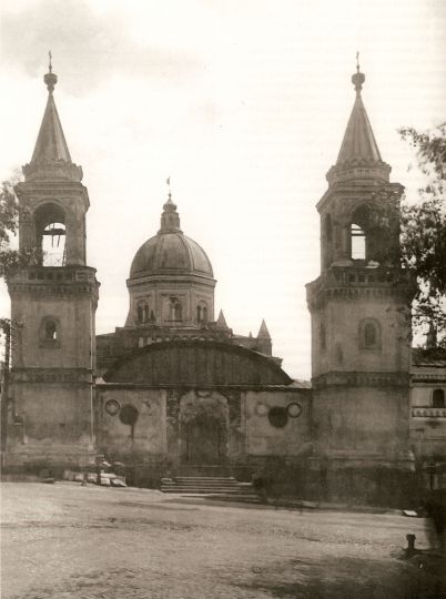 Вход в пенитенциарное учреждение (Ивановский монастырь)
Вход в экспериментальное пенитенциарное отделение при Государственном институте по изучению преступности и преступника.
