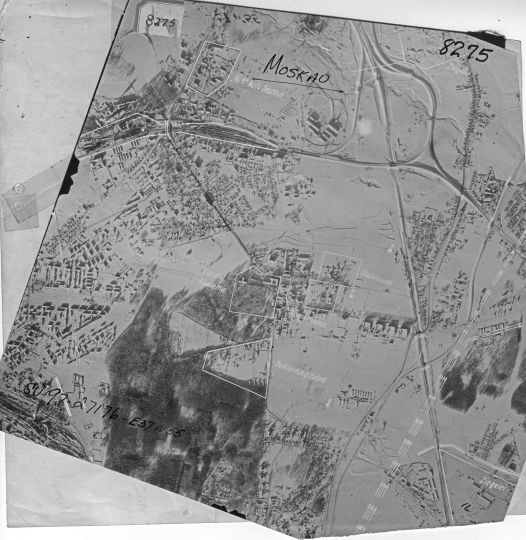 Немецкая аэрофотосъёмка - Лихоборы
Зимний снимок района Лихобор. Отмечены институт НАТИ, станция и депо Лихоборы, Тимирязевская академия и другие стратегически важные объекты.
Дата снимка не указана. Предположительно - начало 1943 года.
