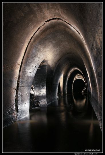 Вид реки Пресни в подземном коллекторе - 5
Это современная часть коллектора, построенная вдоль Грузинского Вала в 2009 году
