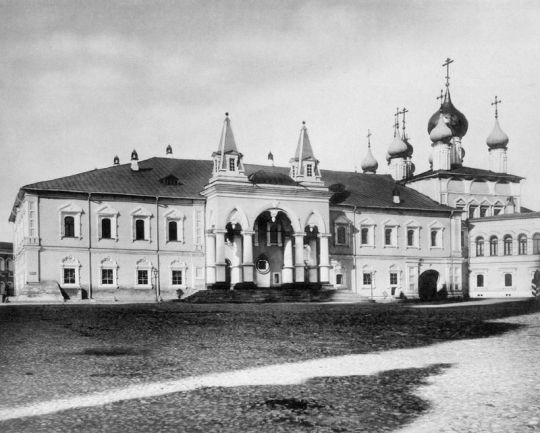 Чудов монастырь в Московском Кремле
Собор Алексия митрополита и корпус, где находилась церковь Андрея Первозванного.
