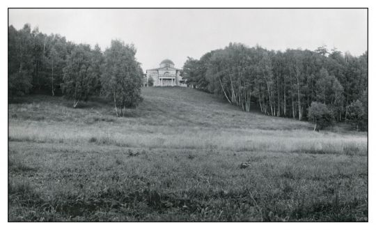 Усадьба Братцево вечером
Съемка деревянной широкоформатной камерой на стеклянную пластину 18 Х 24 см. 
Ключевые слова: Усадьба Братцево;